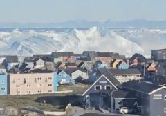 Gunung Es Raksasa Terbalik di Greenland Picu Gelombang Besar, Tak Ada Korban Jiwa