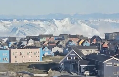 Gunung Es Raksasa Terbalik di Greenland Picu Gelombang Besar, Tak Ada Korban Jiwa