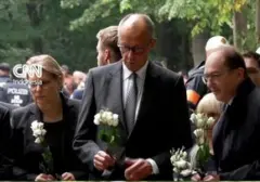 Kanselir Jerman Tinjau Langsung Lokasi Insiden di Parade LGBT Berlin
