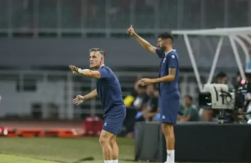 Sempat ‘Hilang’ dari Bangku Cadangan saat Timnas Indonesia Gulung Kamboja, John Herdman Ungkap Alasannya