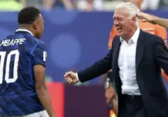 Mbappé Sabet Sepatu Emas Piala Dunia 2026, Ungkap Impian Masa Kecil dan Apresiasi untuk Suporter