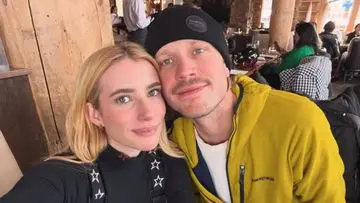 Emma Roberts dan Cody John Resmi Menikah Setelah Empat Tahun Bersama