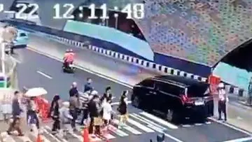 Terungkap: Pengendara Alphard Penerobos Lampu Merah di HI Milik Pengusaha