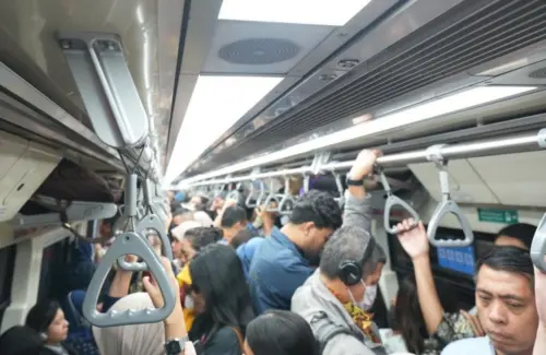 LRT Jabodebek Alami Gangguan Teknis, KAI Sampaikan Permohonan Maaf