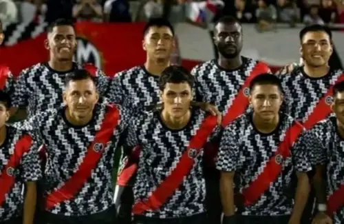 Deportivo Municipal Kembali Bertanding Berkat Ribuan UMKM dan Suporter