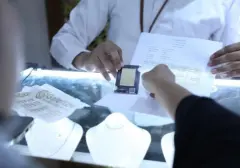 Harga Emas Galeri 24, UBS, dan Antam Kompak Turun Tajam Selasa Ini