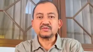 KPK Sita Koleksi Kendaraan Mewah Bupati Pemalang Anom Widiyantoro