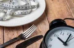 Diet Waktu Terbatas Tingkatkan Fungsi Kognitif Wanita Lansia dengan Berat Badan Tak Sehat