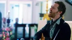 Glen Hansard, Peraih Oscar Lagu Terbaik, Meninggal dalam Kecelakaan Tragis
