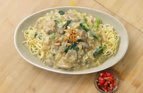 Resep Mie Siram Ayam Kilat, Sajian Lezat untuk Keluarga dalam 7 Menit