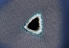 Google Earth Ungkap Misteri Geografis: Dari Pulau Hantu hingga Pentagram Misterius