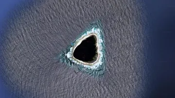 Google Earth Ungkap Misteri Geografis: Dari Pulau Hantu hingga Pentagram Misterius