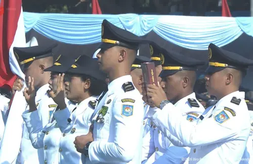 Prabowo Lantik 1.204 Pamong Praja Muda IPDN 2026, Ingatkan Prioritas Pelayanan Publik