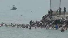 Ribuan Migran Serbu Ceuta Lewat Laut, Otoritas Spanyol Kewalahan