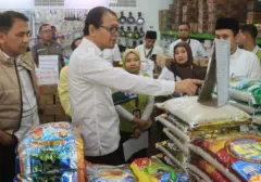 Menteri Pertanian Cabut Izin Edar Beras Fortifikasi Tak Lolos Uji