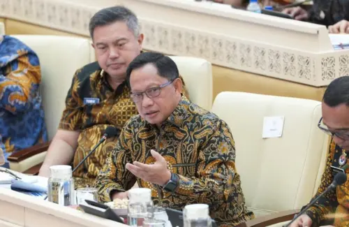 Mendagri: Daerah Dilarang PHK PPPK, Gaji Dijamin APBD dan DBH
