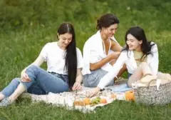 1 Agustus: Merayakan Hari Persahabatan Perempuan Nasional