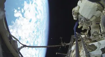 Sistem Daur Ulang Air Canggih Ubah Urine Astronaut Jadi Minuman di ISS