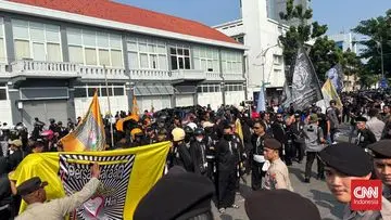 Ribuan Pesilat PSHT Geruduk Mapolrestabes Surabaya, Tuntut Keadilan atas Pembacokan Anggota