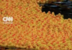Ribuan Bebek Karet Meriahkan Lomba Tahunan di Sungai Thames