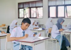 Penyaluran Bansos Tunai Bersyarat (CCT) 2026: Syarat Presensi Sekolah 85% Demi Masa Depan Pendidikan Anak