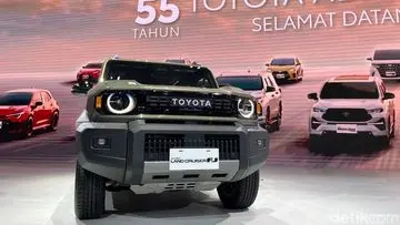 Toyota Perluas Jangkauan Kendaraan Hybrid di Indonesia, Sambut 55 Tahun Kehadiran