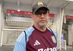 Ribuan Suporter Aston Villa Berkumpul di GBK Rayakan Kemenangan