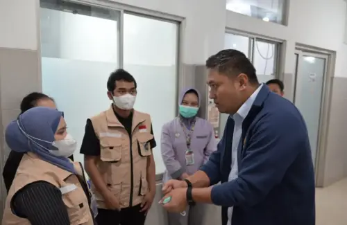 Dapur SPPG Semarang Disuspensi Pasca Insiden Keracunan MBG, Pejabat Kunjungi Korban
