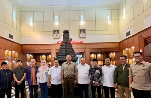 Menko AHY Dorong Perbaikan Infrastruktur dan Ekonomi Jatim Lewat Kunjungan di Gresik dan Bangkalan