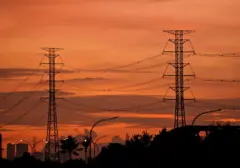Terang Benderang di 2026: PLN Berikan Bantuan Pemasangan Listrik Gratis untuk KPM DTKS