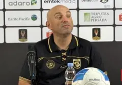 Pelatih Persebaya Soroti Ketidakadilan dan Beratnya Laga Semifinal Piala Presiden 2026 Melawan Arema FC