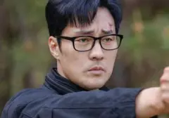 So Ji-sub Sambut Julukan "Liam Neeson Korea" Pasca Kesuksesan Agent Kim Reactivated