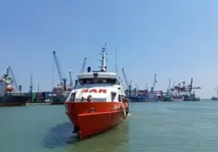 KMP Mutiara Sentosa 2 Dilalap Api di Perairan Sumenep, Penumpang Terpaksa Terjun ke Laut