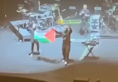 Band Massive Attack Dilarang Masuk Singapura Pasca Aksi Kibarkan Bendera Palestina