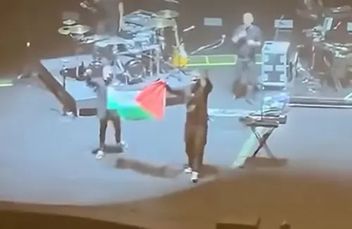 Band Massive Attack Dilarang Masuk Singapura Pasca Aksi Kibarkan Bendera Palestina