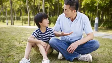 Sentuhan Ayah: Fondasi Vital Perkembangan Emosional Anak