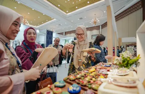 UMKM Pertamina Patra Niaga Unjuk Gigi di Indonesia Fashion Week 2026