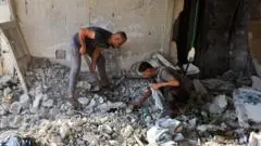 Serangan Israel di Gaza Tewaskan Delapan Orang Pasca-Kesepakatan Hamas untuk Disarmamen