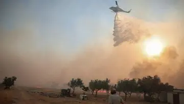 Helikopter Pemadam Kebakaran Terlibat Tabrakan di Yunani saat Beraksi