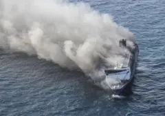 Tiga Sopir Truk Terjun ke Laut Selamatkan Diri dari Api di KM Mutiara Sentosa 2