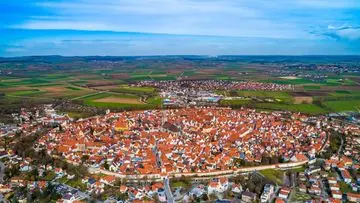 Nördlingen: Kota Bavaria yang Terlahir dari Hantaman Asteroid, Kaya akan Berlian