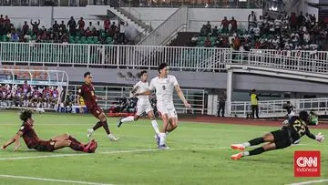 Kiper Vietnam Patrik Le Giang Tak Terpengaruh Ancaman Mitchell Baker di Laga Krusial
