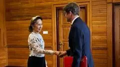Aung San Suu Kyi Terlihat Sehat dalam Pertemuan Pertama dengan Pihak Luar Setelah 2,5 Tahun