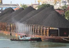 Harga Batu Bara Menguat, Pengiriman Komoditas Energi Rusia Terhambat