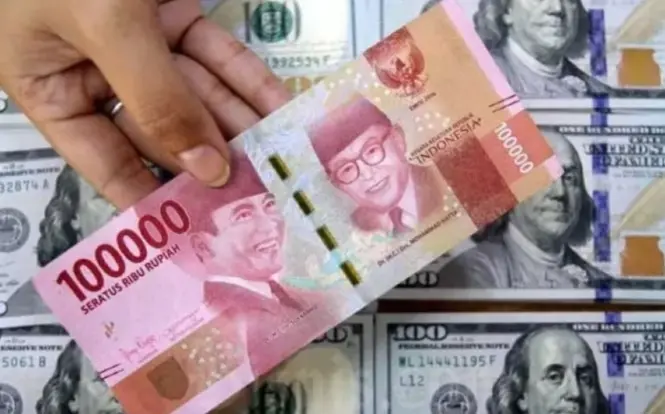 Rupiah Kembali Tertekan, Ditutup di Posisi Rp18.027 per Dolar AS