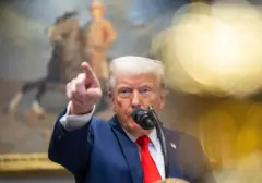 Presiden Trump Mendesak Perusahaan Minyak Besar Turunkan Harga Bensin