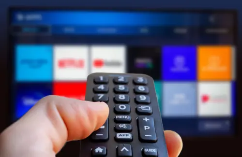 Waspada! Aplikasi Smart TV Bisa Ubah Perangkat Anda Jadi Jaringan Internet Ilegal