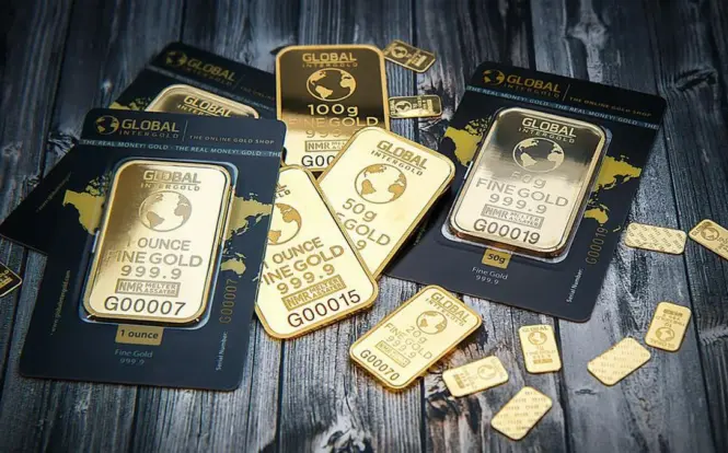 Emas Menguat Tajam, Didorong Anjloknya Harga Minyak Mentah