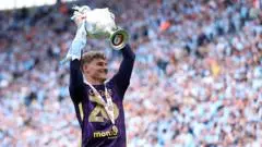 Coventry City Permanenkan Kiper Brighton, Carl Rushworth