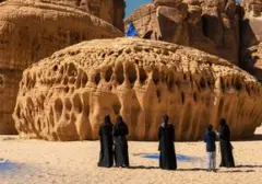 Patung "Najma" di Madinah Tuai Kontroversi: Seni Amerika dan Nilai Lokal